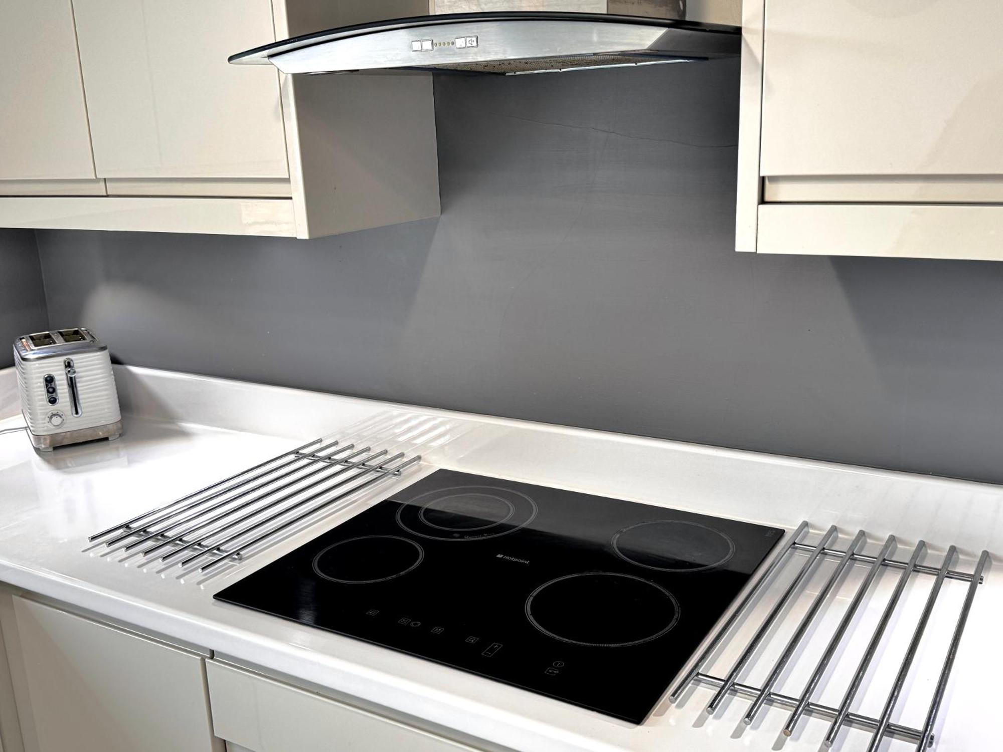 Apartment Victoria With Free Parking Scarborough Esterno foto