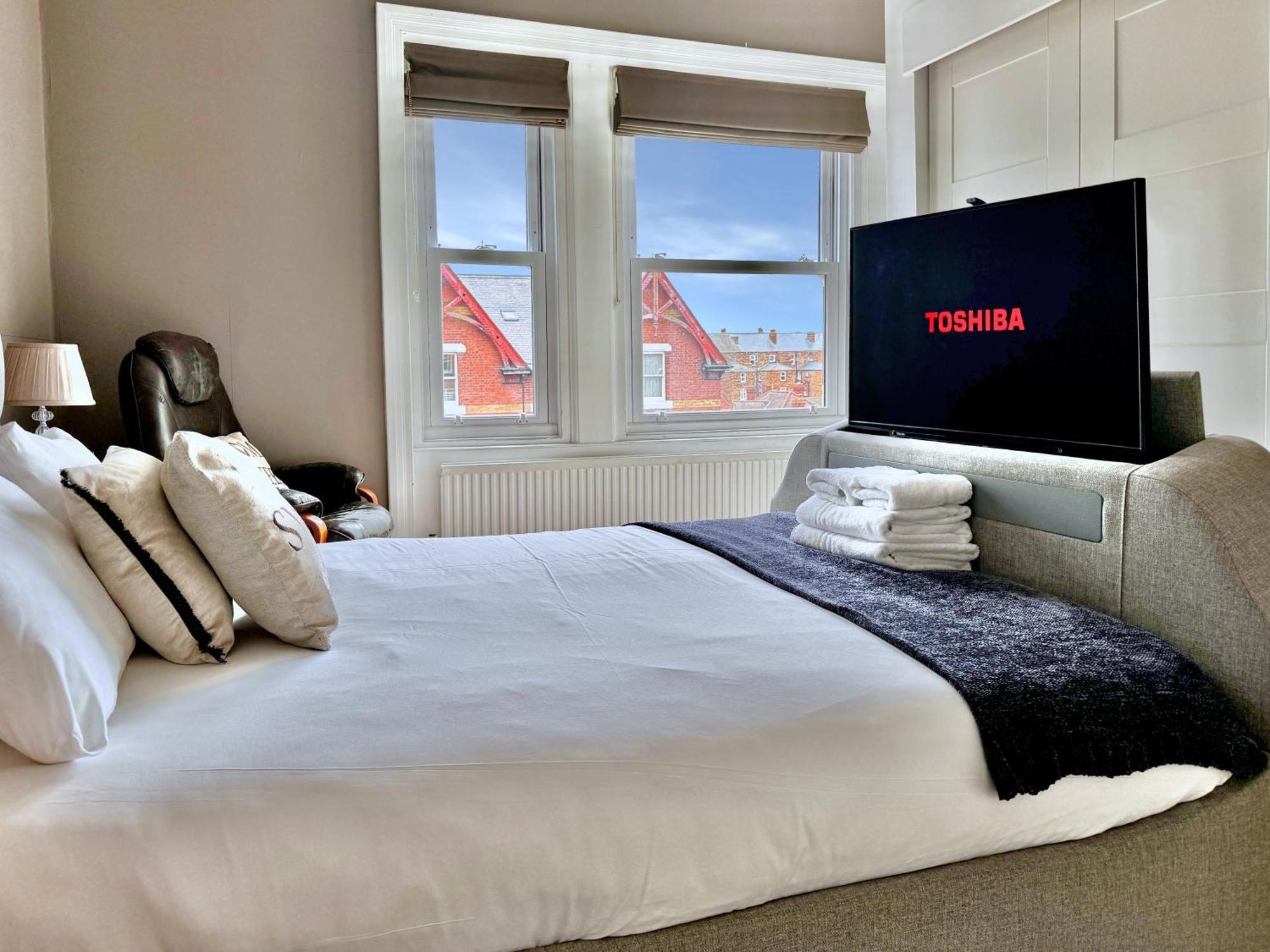 Apartment Victoria With Free Parking Scarborough Esterno foto