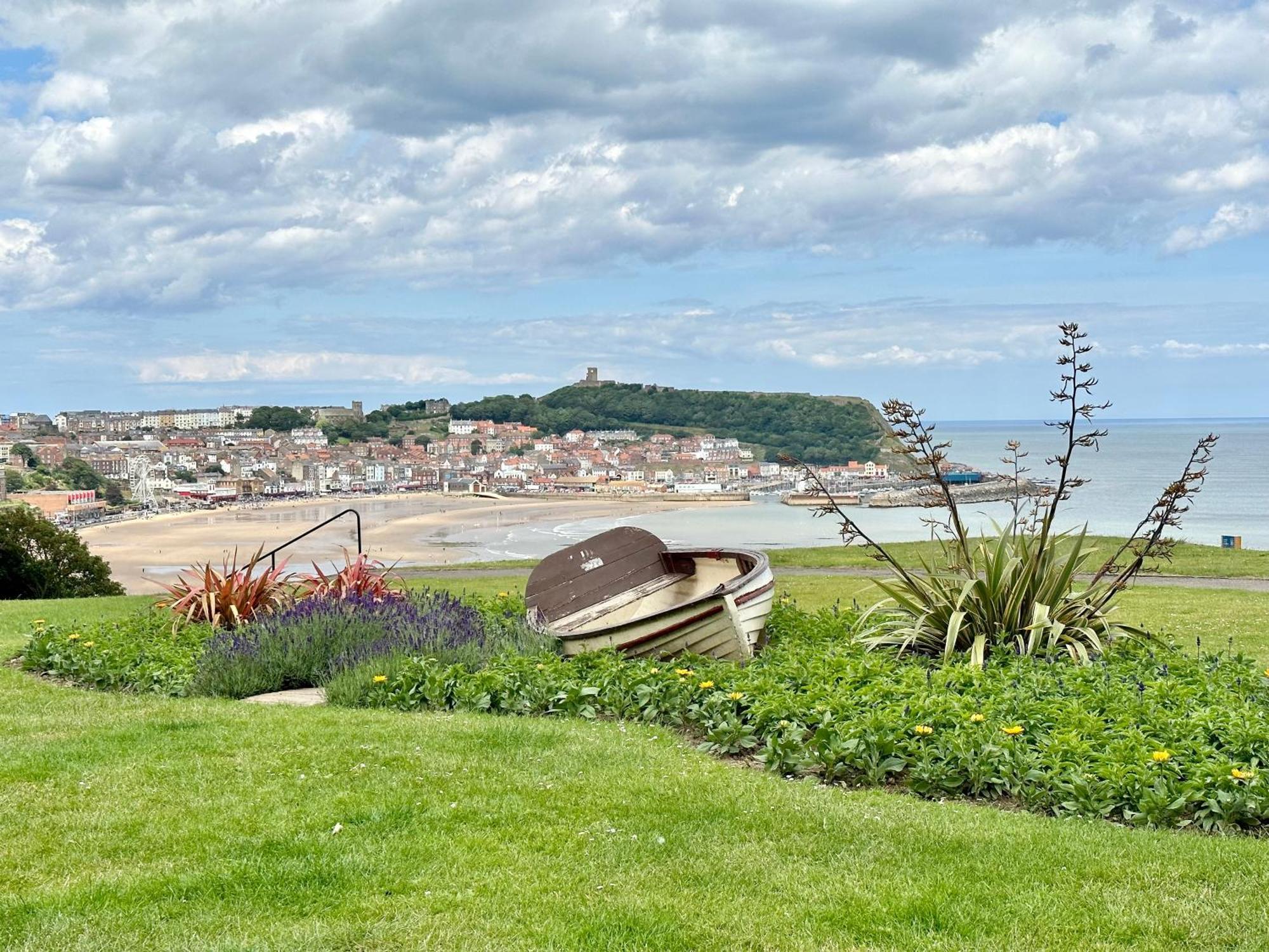Apartment Victoria With Free Parking Scarborough Esterno foto
