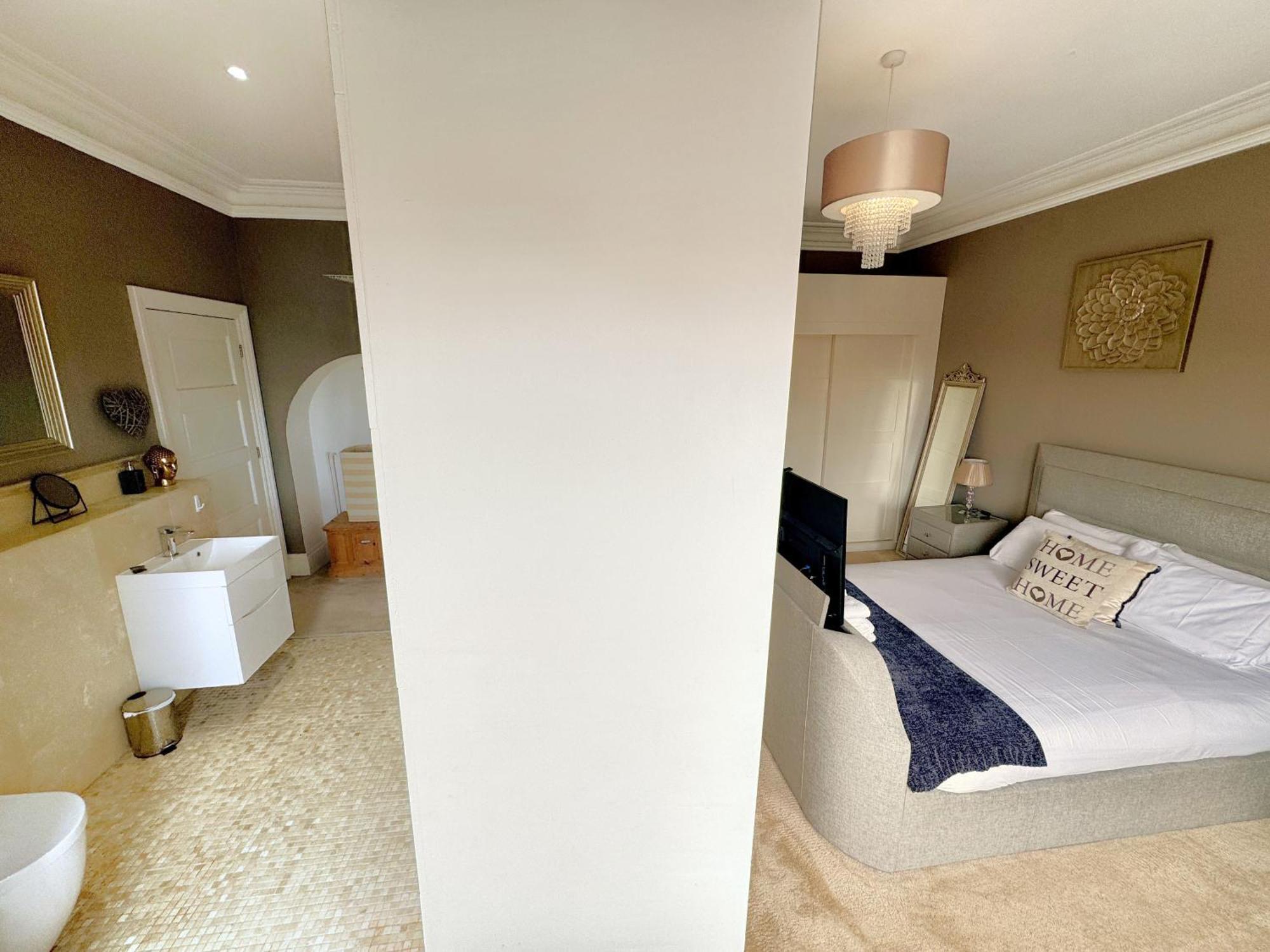 Apartment Victoria With Free Parking Scarborough Esterno foto