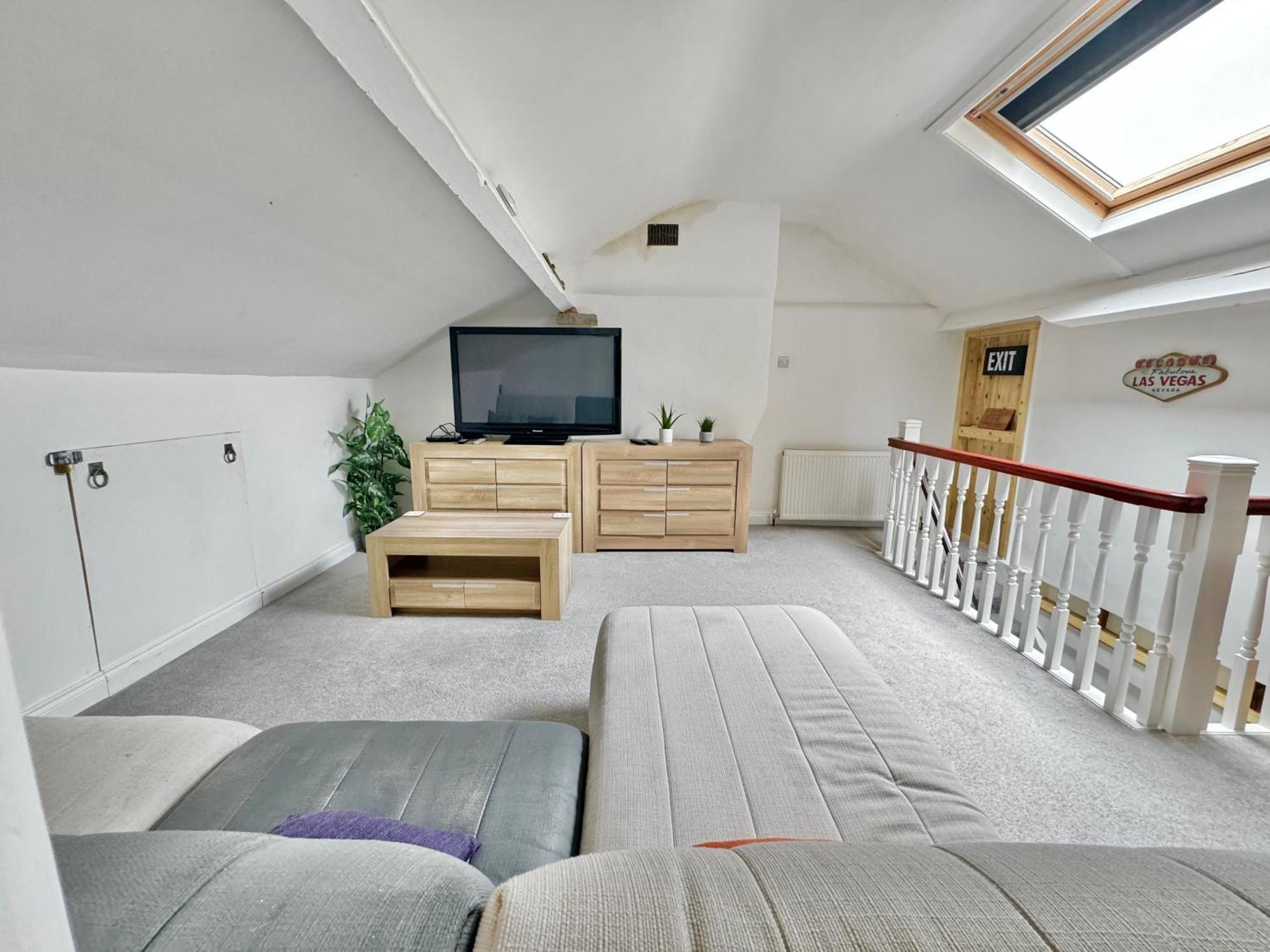 Apartment Victoria With Free Parking Scarborough Esterno foto