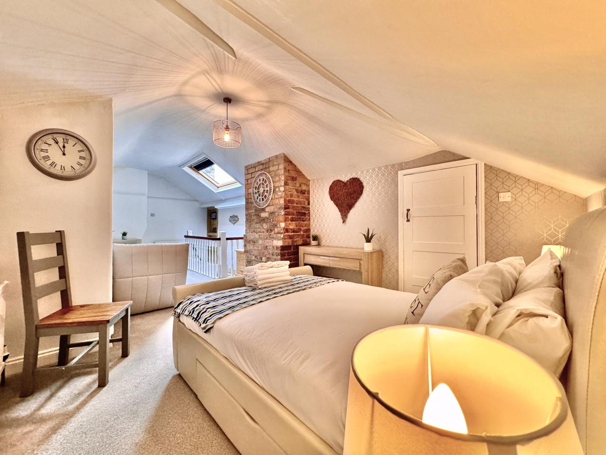 Apartment Victoria With Free Parking Scarborough Esterno foto