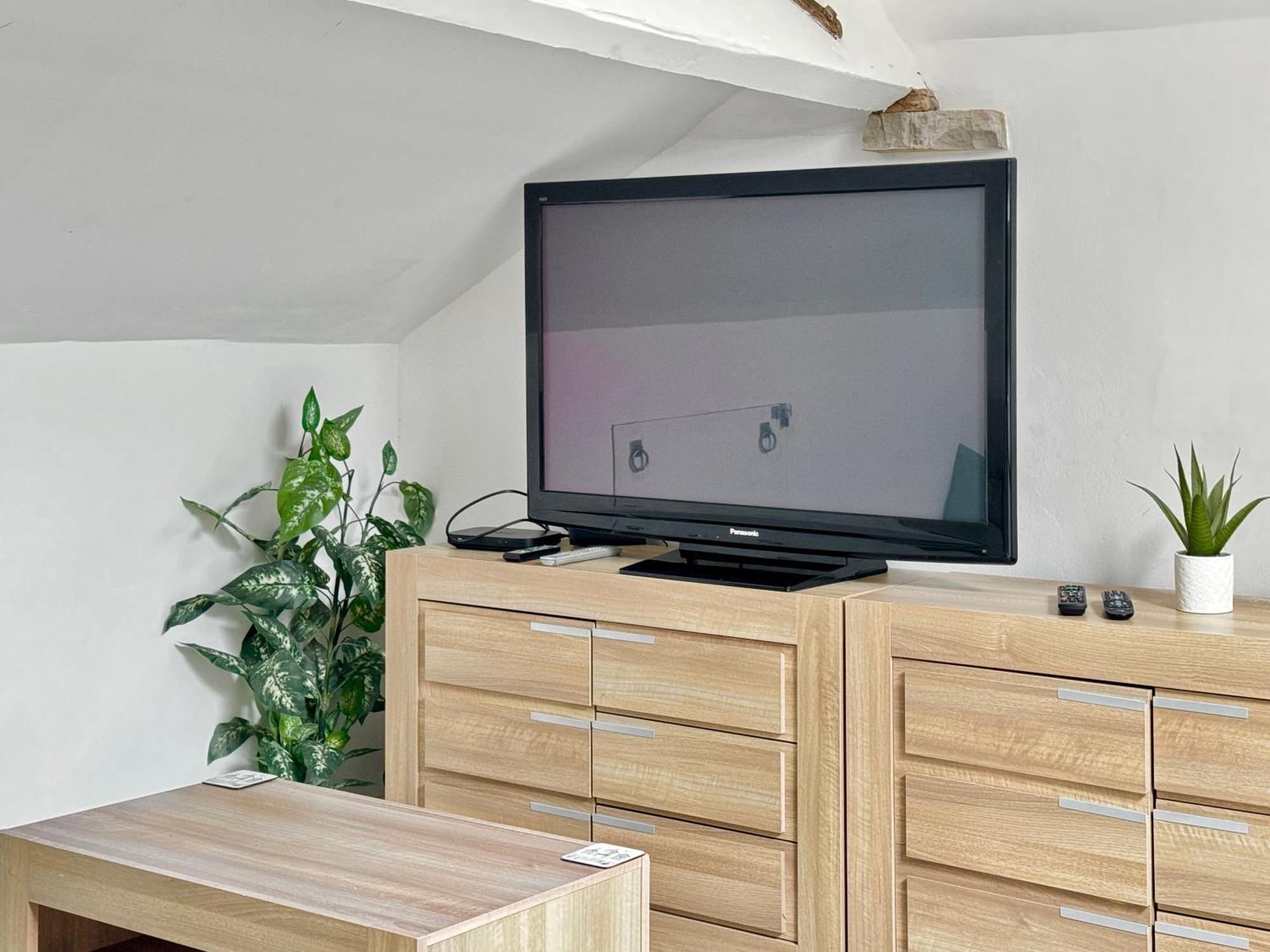 Apartment Victoria With Free Parking Scarborough Esterno foto