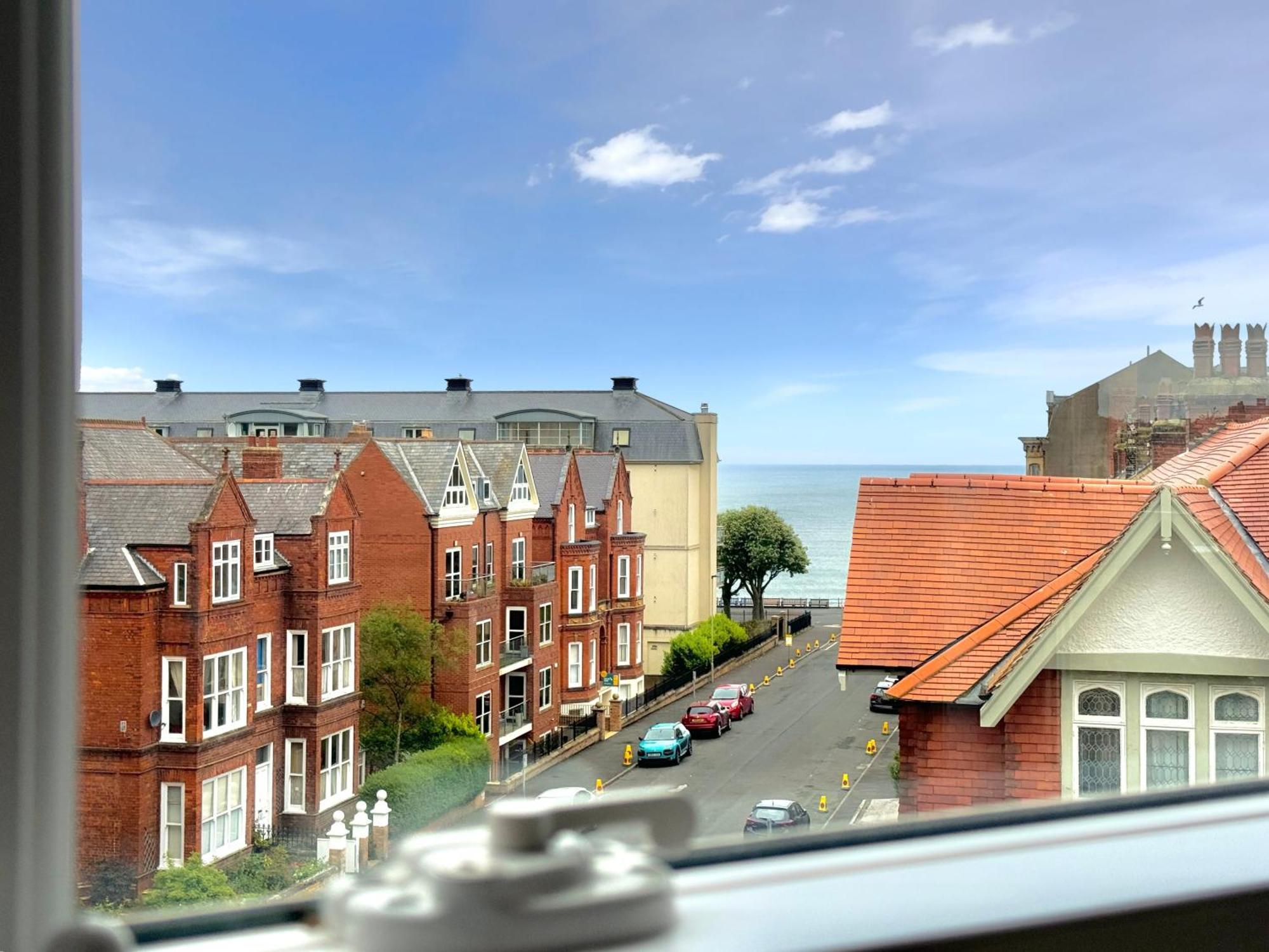 Apartment Victoria With Free Parking Scarborough Esterno foto