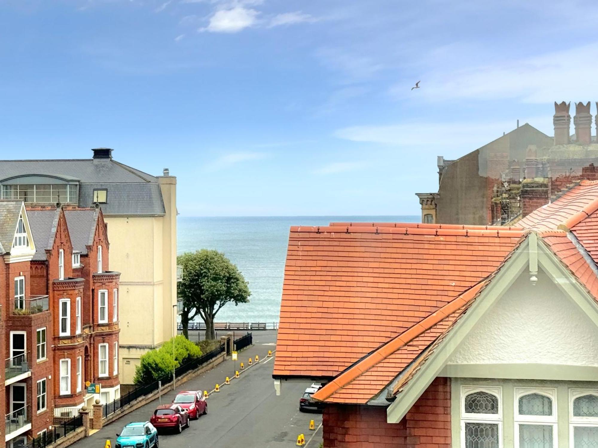 Apartment Victoria With Free Parking Scarborough Esterno foto